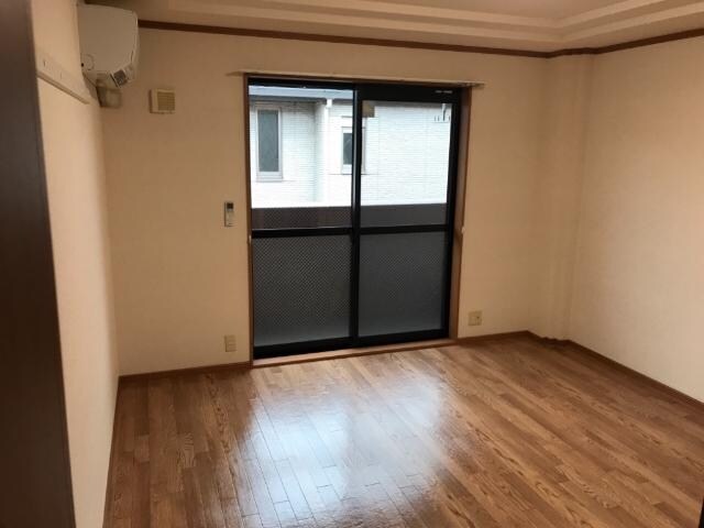 物件内観写真3　(洋室)