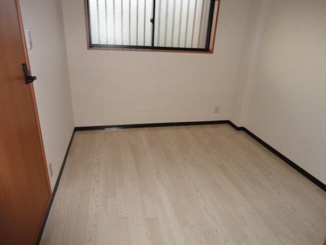 物件内観写真12　(洋室)