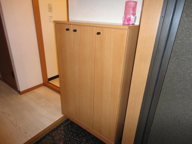 物件内観写真27　(下駄箱下)