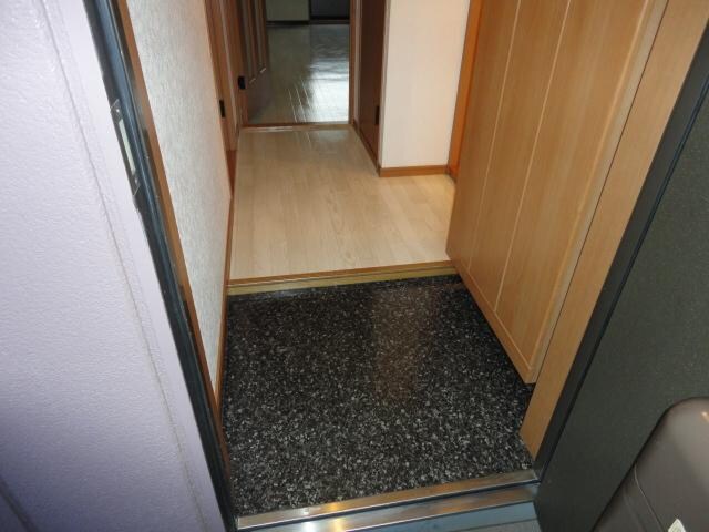 物件内観写真28　(玄関)