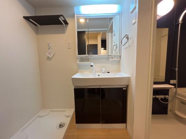 物件内観写真14　(洗髪洗面化粧台（イメージ）)