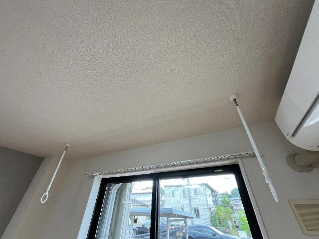 物件内観写真22　(室内物干し金物)