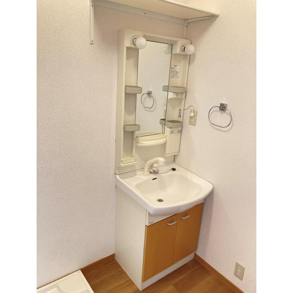 物件内観写真4　(洗面所)