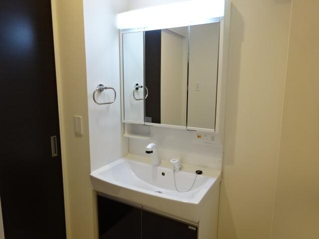 物件内観写真15　(洗髪洗面化粧台)