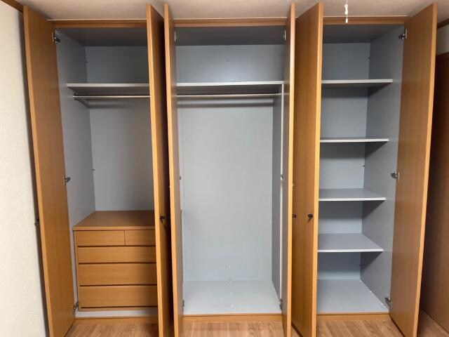 物件内観写真17　(洋室クローゼット)