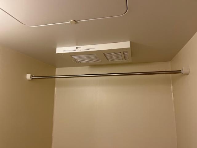 物件内観写真24　(暖房付浴室換気扇)