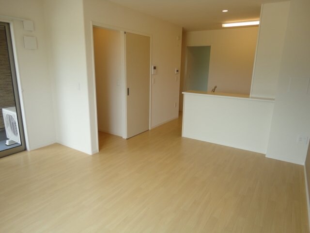 物件内観写真9　(ＬＤＫ（15.3帖）)