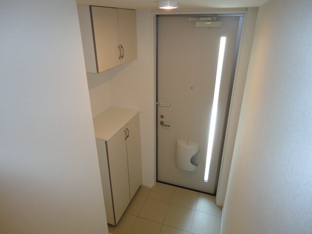 物件内観写真27　(玄関)