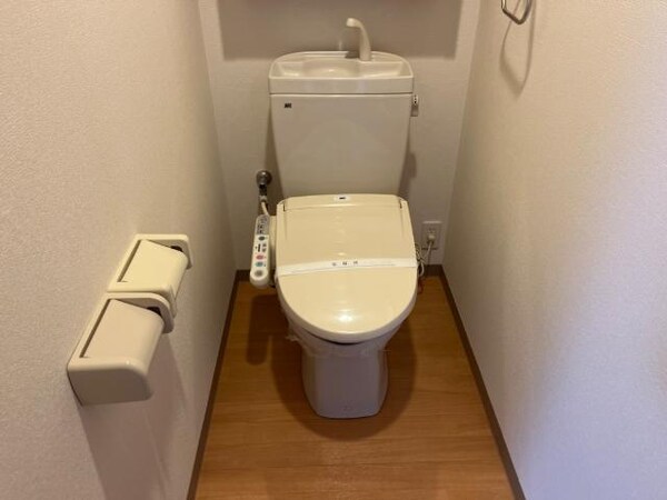 トイレ(シャワー付トイレ)