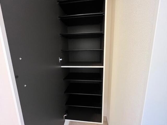 物件内観写真25　(下駄箱)