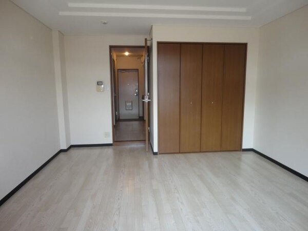 居室(洋室（9.2帖）)