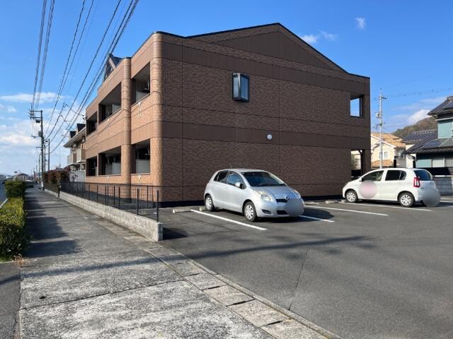 物件外観写真2　(外観写真（昼）)