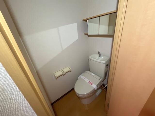 物件内観写真19　(シャワー付トイレ)