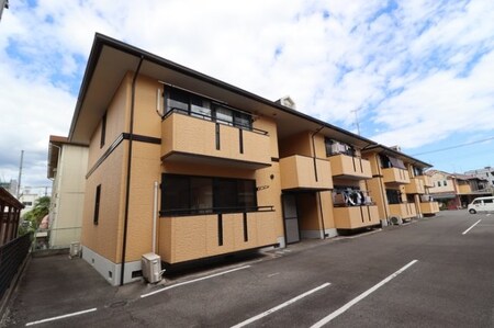 ハイカムール槙ノ原 B棟外観写真