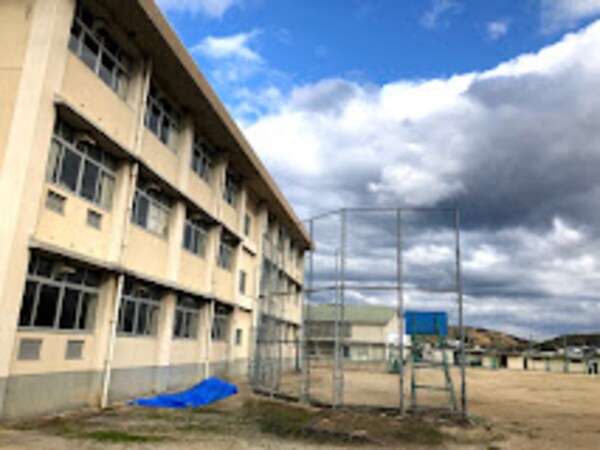 周辺環境(福山市立加茂中学校 1774m)