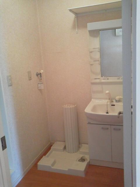 物件内観写真10　(洗面所)