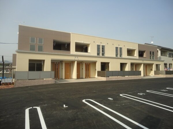 駐車場(外観写真（昼）)