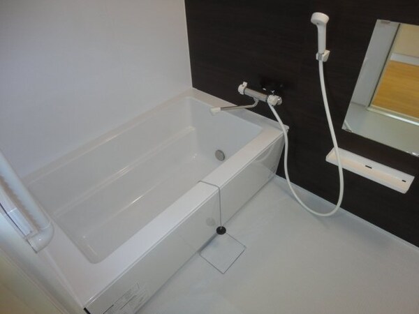 浴室(バス（サーモ水栓付）)