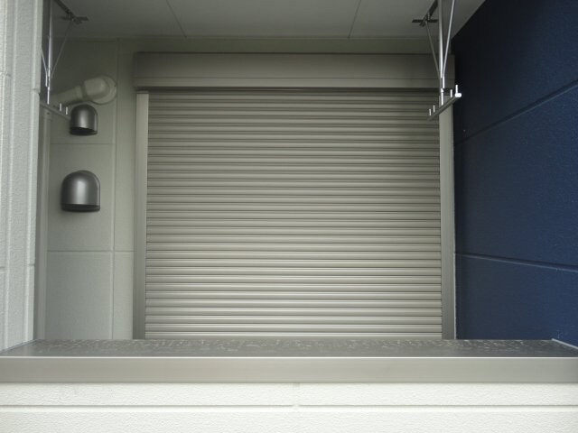 物件内観写真20　(防犯シャッター)