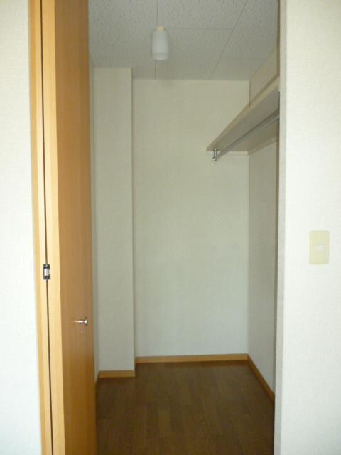 物件内観写真10　(収納)