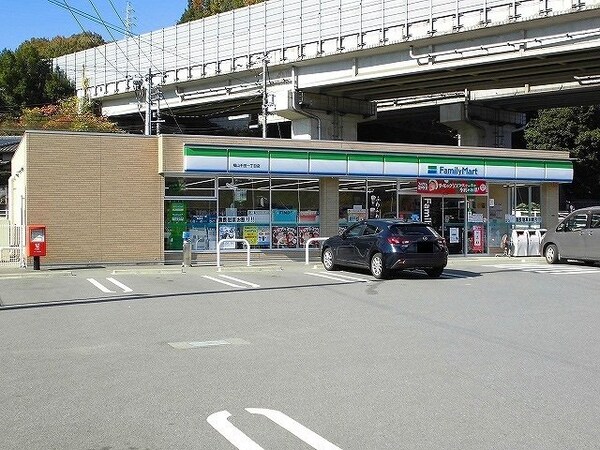 周辺環境(ファミリーマート千田一丁目店まで650m)