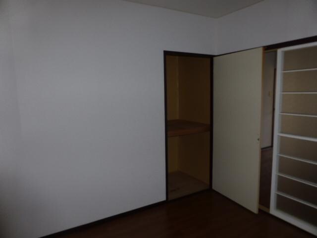 物件内観写真4　(洋室)