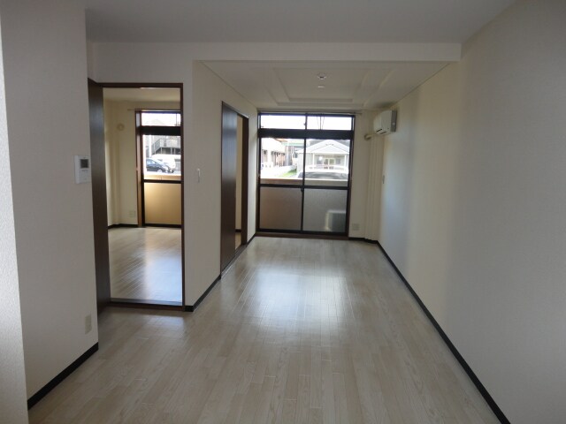 物件内観写真7　(リビング)