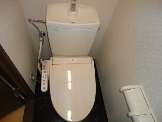 物件内観写真11　(シャワー付トイレ)