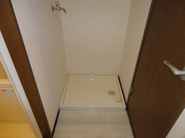 物件内観写真21　(洗濯機置場)