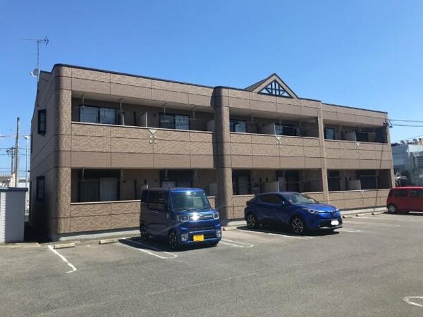 駐車場(外観写真（昼）)
