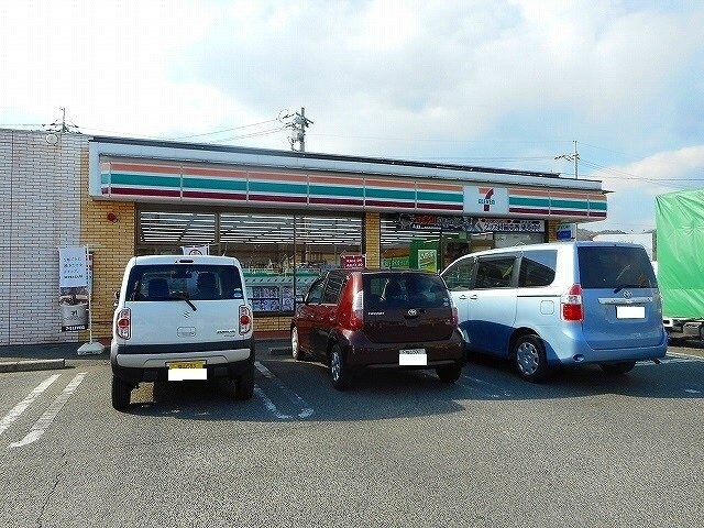物件外観写真9　(セブンイレブン神辺店まで500m)