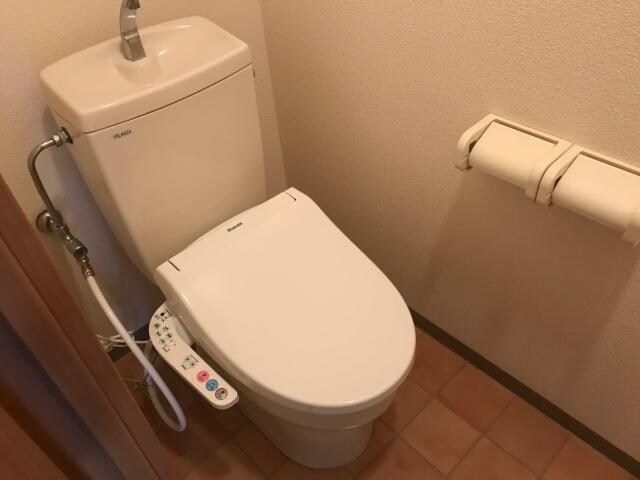 物件内観写真18　(シャワー付トイレ)