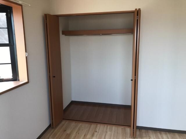 物件内観写真12　(クローゼット)