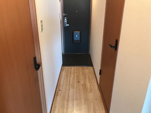 物件内観写真27　(玄関)