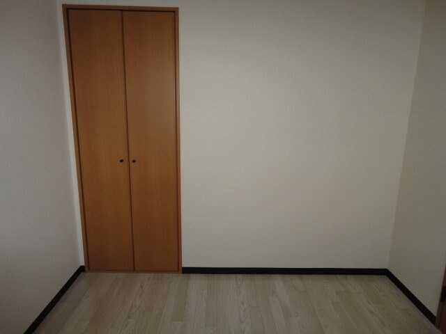 物件内観写真16　(洋室)