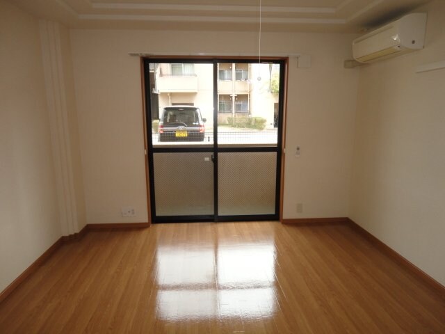 物件内観写真3　(洋室)