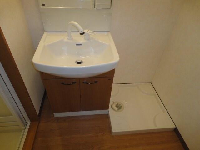 物件内観写真17　(洗濯機置場)