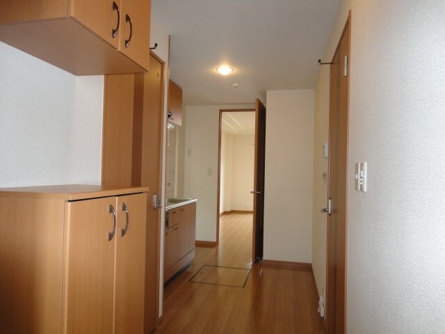 物件内観写真18　(廊下)