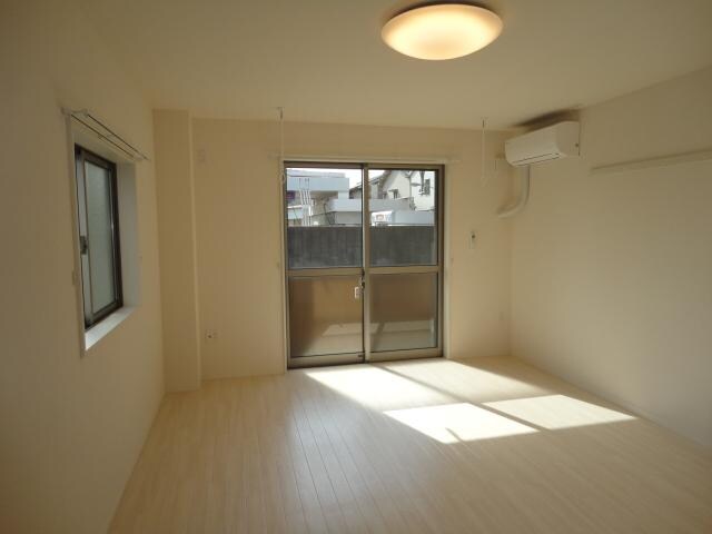 物件内観写真4　(室内)