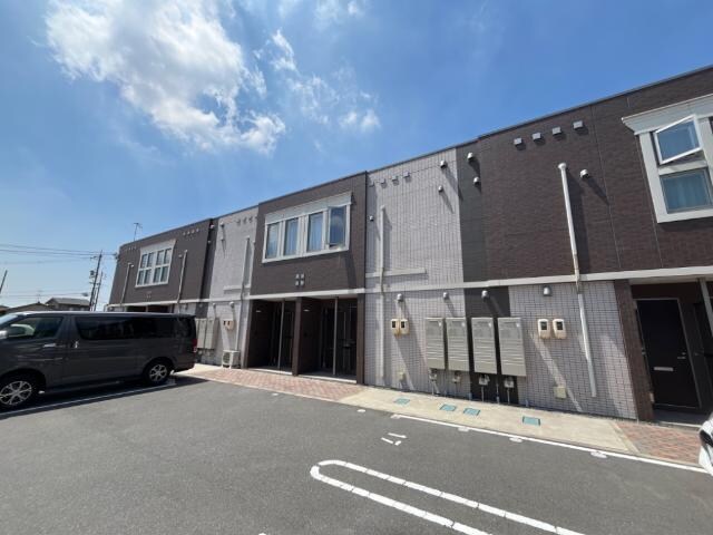 物件外観写真2　(外観写真（昼）)