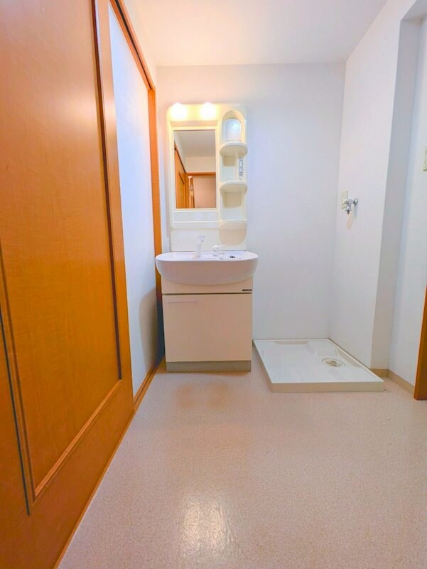 物件内観写真10　(202号室の写真です。)