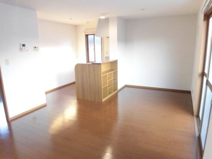 物件内観写真4　(同タイプのお部屋の写真です。)