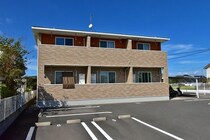 660 南記念クリニック前 2階建 築9年の外観写真