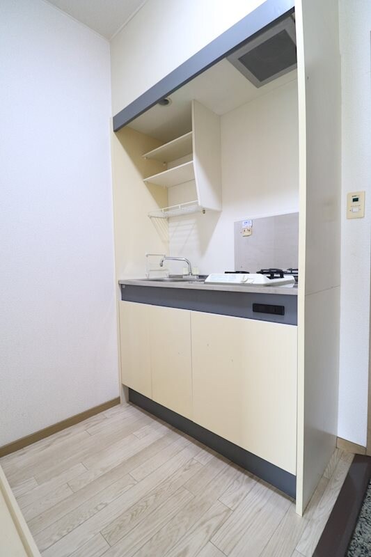 物件内観写真3　(同間取り102号室です。)