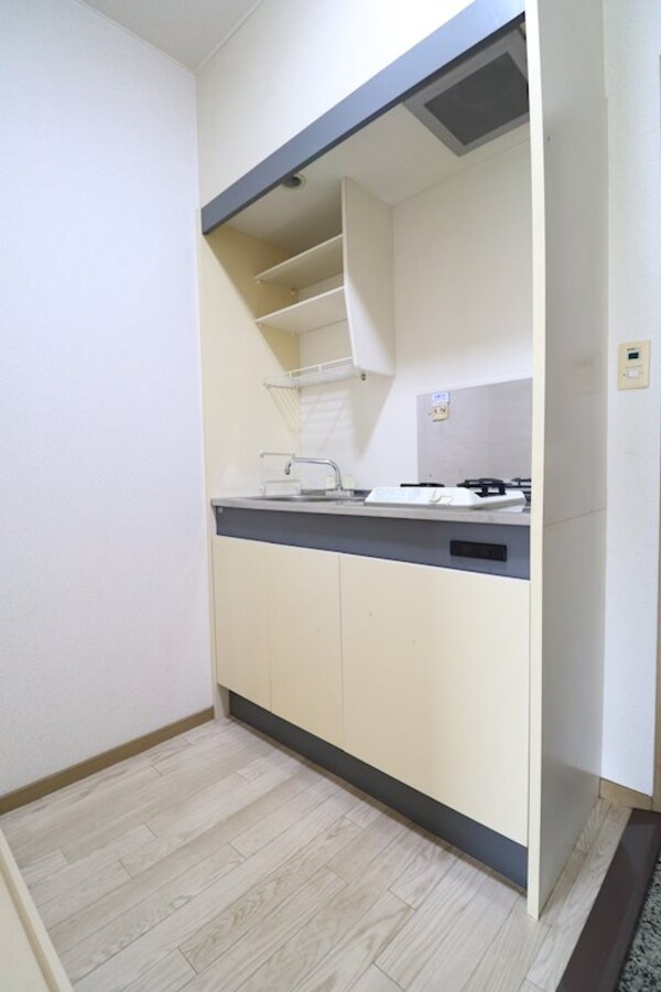 キッチン(同間取り102号室です。)