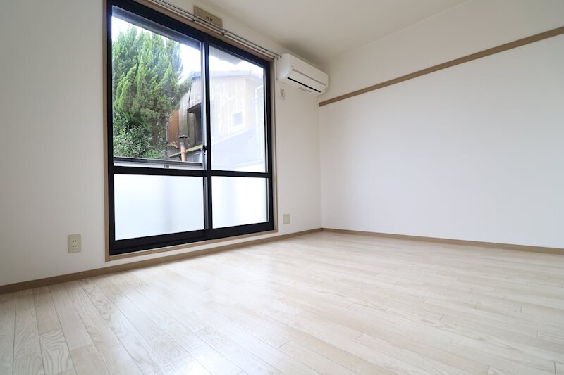 物件内観写真4　(同間取り102号室です。)