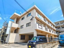 鹿児島市電２系統 神田（交通局前）駅 3階建 築40年の外観写真