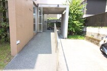 指宿枕崎線 谷山駅 3階建 築15年の外観写真