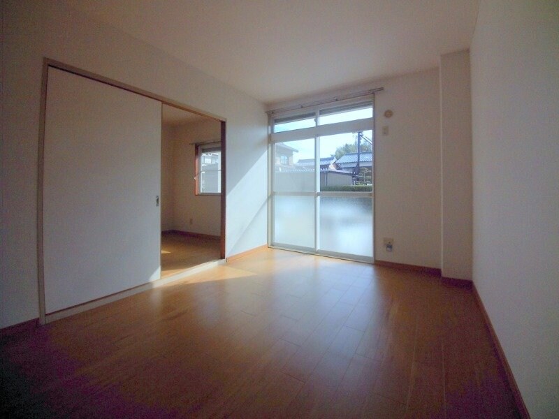 物件内観写真6　(同型部屋写真です。)