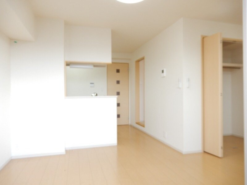 物件内観写真8　(同物件別室の写真です。)